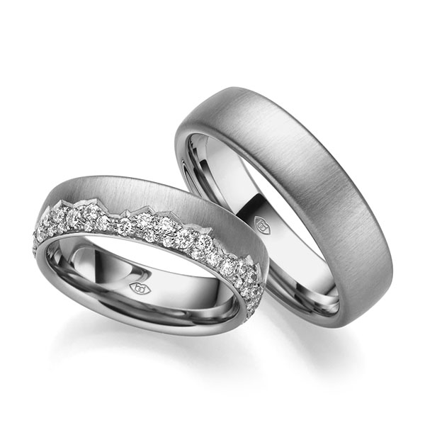 Paar klassische Trauringe/Eheringe in Platin 600 mit zus. 0,63 ct. Brillant tw, si von 123GOLD