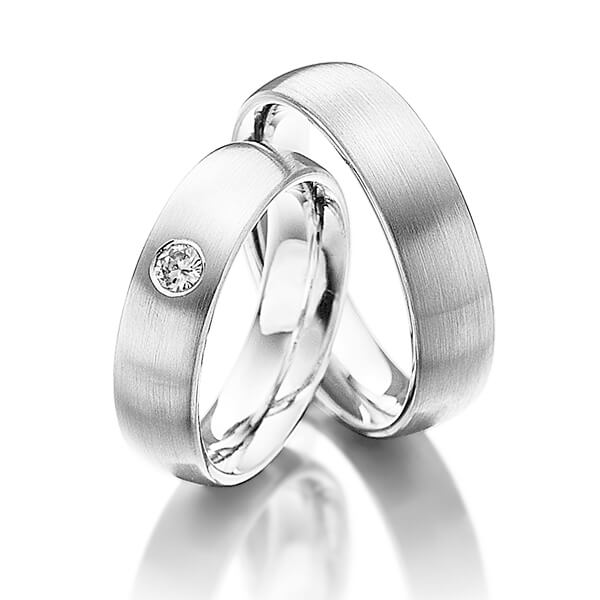 Paar klassische Trauringe/Eheringe in Platin 777 mit zus. 0,12 ct. Brillant tw, si von Steinberg - Q-1384-1