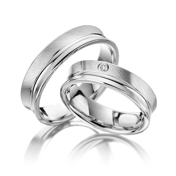 Paar klassische Trauringe/Eheringe in Platin 950 mit zus. 0,02 ct. Brillant tw, si von Steinberg - T-1132-2 Paar klassische Trauringe/Eheringe in Platin 950 mit zus. 0,02 ct. Brillant tw, si von Steinberg - T-1132-2