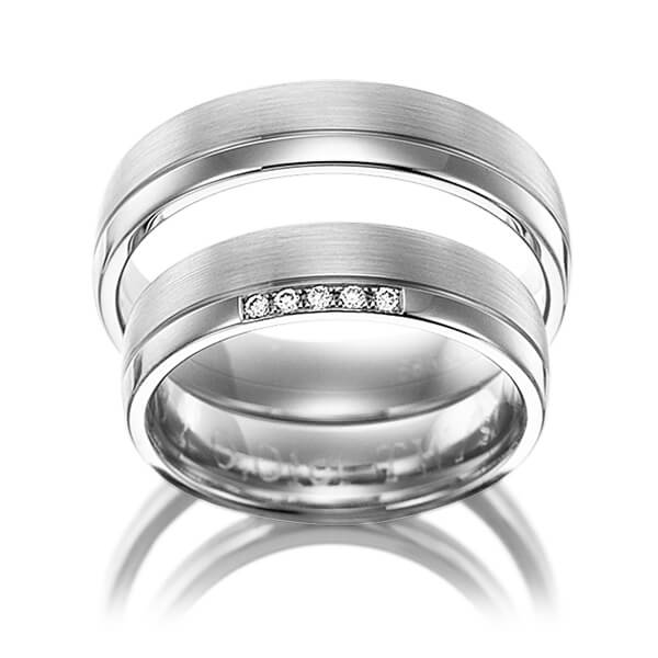 Paar klassische Trauringe/Eheringe in Platin 950 mit zus. 0,05 ct. Brillant tw, si von Merii - M-1138-3