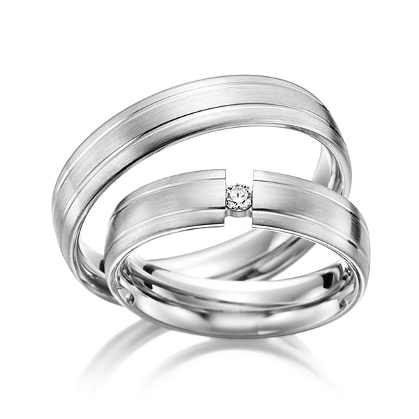 Paar klassische Trauringe/Eheringe in Platin 950 mit zus. 0,05 ct. Brillant tw, si von Steinberg - Q-1397-2 Paar klassische Trauringe/Eheringe in Platin 950 mit zus. 0,05 ct. Brillant tw, si von Steinberg - Q-1397-2