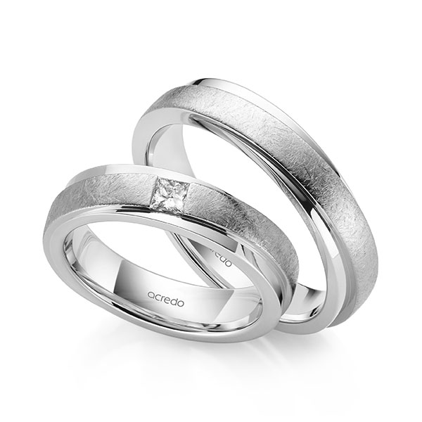 Paar klassische Trauringe/Eheringe in Platin 950 mit zus. 0,15 ct. Prinzess-Diamant tw, si von acredo - A-2161-1