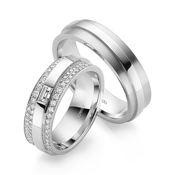 Paar klassische Trauringe/Eheringe in River Platin 950 mit zus. 0,952 ct. Baguette-Diamant & Brillant tw, vs tw, si von acredo - A-2162-1