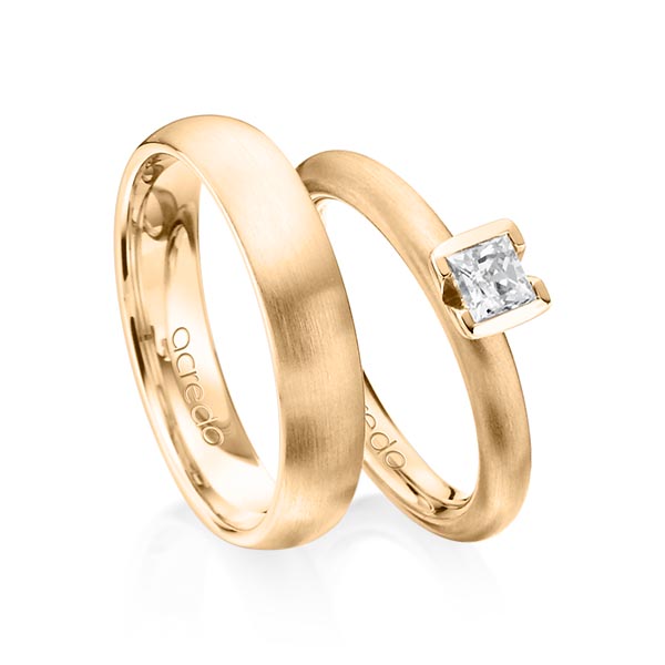 Paar klassische Trauringe/Eheringe in Roségold 585 mit 0,4 ct. Prinzess-Diamant tw, vs von acredo