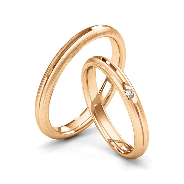Paar klassische Trauringe/Eheringe in Roségold 585 mit zus. 0,025 ct. Brillant tw, si von Merii - M-1002-12 Paar klassische Trauringe/Eheringe in Roségold 585 mit zus. 0,025 ct. Brillant tw, si von Merii - M-1002-12