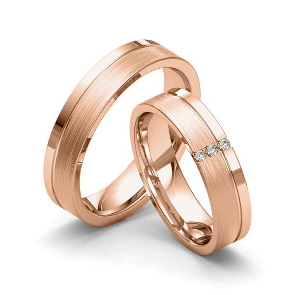 Paar klassische Trauringe/Eheringe in Rotgold 375 mit zus. 0,03 ct. Brillant tw, si von Merii - M-1166-5
