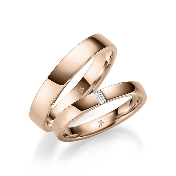 Paar klassische Trauringe/Eheringe in Rotgold 375 mit zus. 0,05 ct. Baguette-Diamant tw, vs von Merii - M-1326-3 Paar klassische Trauringe/Eheringe in Rotgold 375 mit zus. 0,05 ct. Baguette-Diamant tw, vs von Merii - M-1326-3