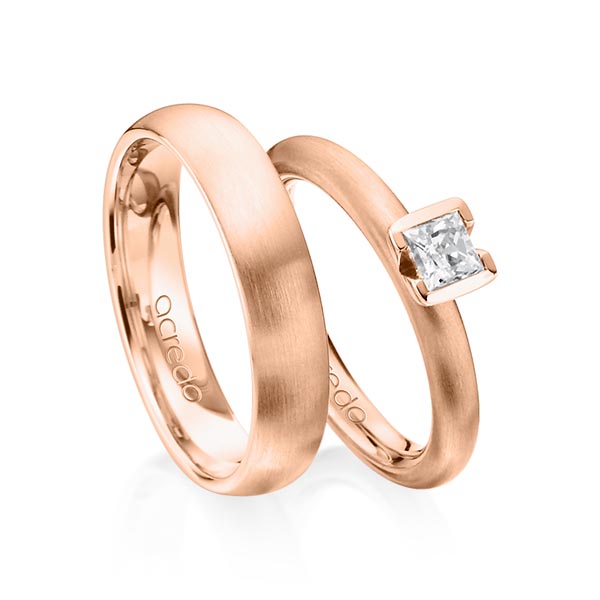 Paar klassische Trauringe/Eheringe in Rotgold 585 mit 0,4 ct. Prinzess-Diamant tw, vs von acredo