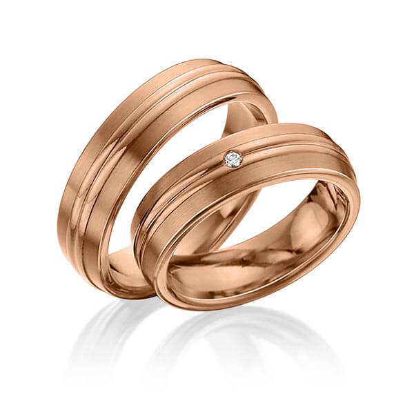 Paar klassische Trauringe/Eheringe in Rotgold 585 mit zus. 0,025 ct. Brillant tw, si von 123GOLD