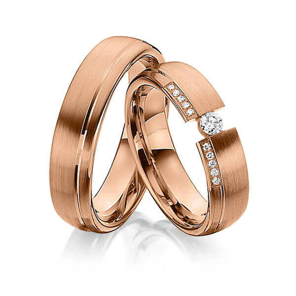 Paar klassische Trauringe/Eheringe in Rotgold 585 mit zus. 0,15 ct. Brillant tw, si von Steinberg