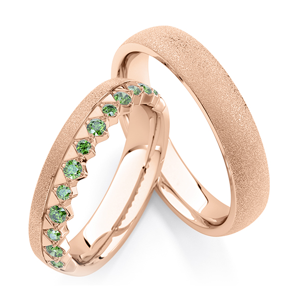 Paar klassische Trauringe/Eheringe in Rotgold 585 mit zus. 0,285 ct. Apple Green von Steinberg