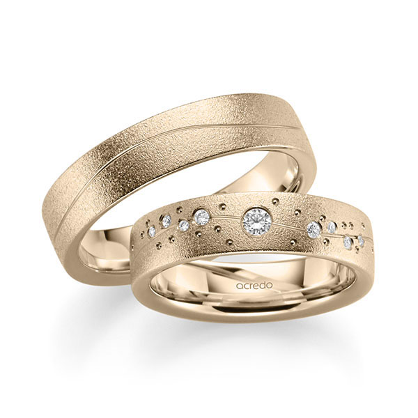Paar klassische Trauringe/Eheringe in Signature Gold 375 mit zus. 0,136 ct. Brillant tw, si von acredo - A-2190-6