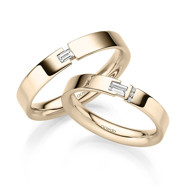 Paar klassische Trauringe/Eheringe in Signature Gold 585 mit zus. 0,185 ct. Brillant & Baguette-Diamant tw, si tw, vs von acredo - S-1334-1 Paar klassische Trauringe/Eheringe in Signature Gold 585 mit zus. 0,185 ct. Brillant & Baguette-Diamant tw, si tw, vs von acredo - S-1334-1