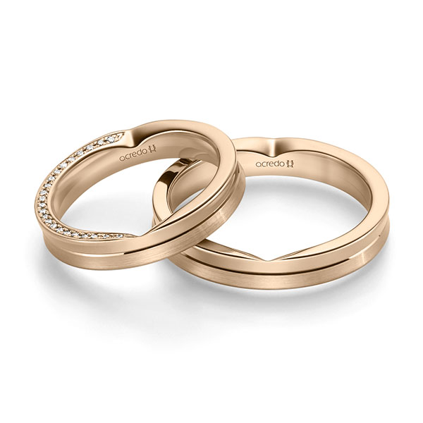 Paar klassische Trauringe/Eheringe in Signature Gold 585 mit zus. 0,23 ct. Brillant tw, si von acredo