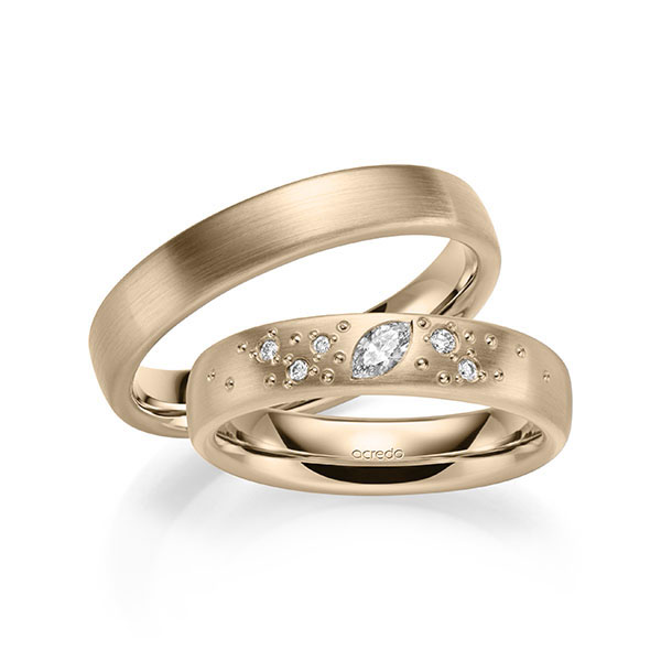 Paar klassische Trauringe/Eheringe in Signature Gold 750 mit zus. 0,146 ct. Brillant tw, vs von acredo - A-2132-6