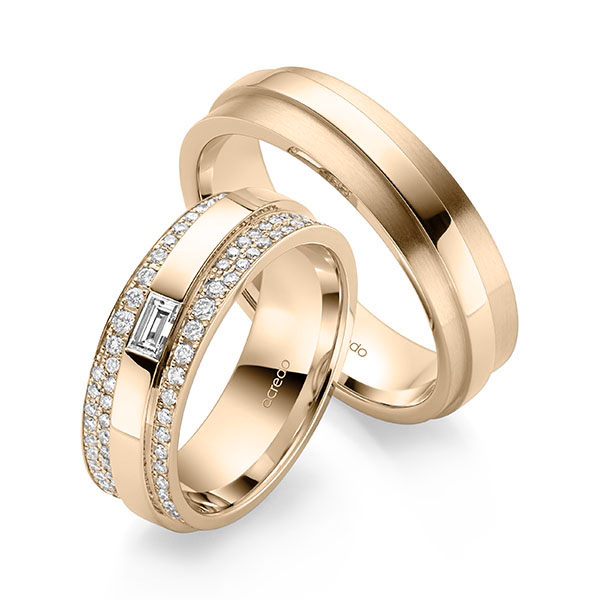 Paar klassische Trauringe/Eheringe in Signature Gold 750 mit zus. 0,952 ct. Baguette-Diamant & Brillant tw, vs tw, si von acredo - A-2162-6