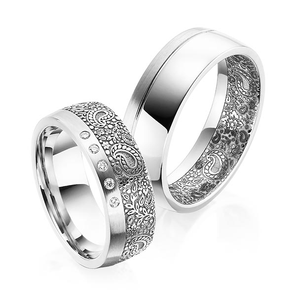 Paar klassische Trauringe/Eheringe in Weißgold 585 Laser Struktur mit zus. 0,05 ct. Brillant tw, si von 123GOLD