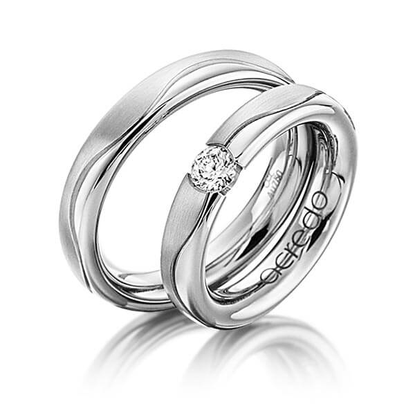 Paar klassische Trauringe/Eheringe in Weißgold 585 mit 0,3 ct. Brillant tw, si von acredo