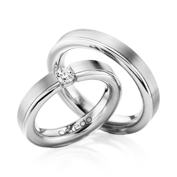 Paar klassische Trauringe/Eheringe in Weissgold 585 mit 0,3 ct. Brillant tw, si von acredo