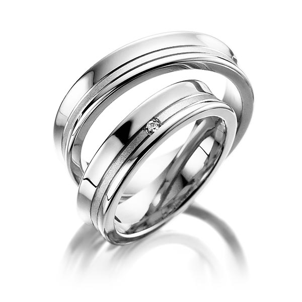 Paar klassische Trauringe/Eheringe in Weissgold 585 mit zus. 0,015 ct. Brillant tw, si von Steinberg