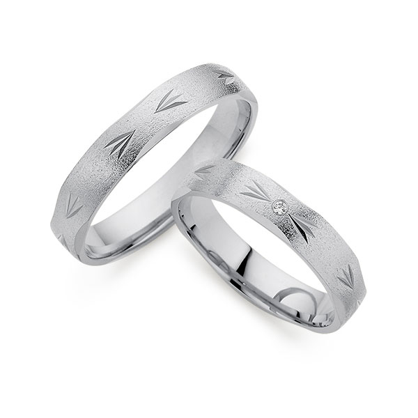 Paar klassische Trauringe/Eheringe in Weißgold 585 mit zus. 0,01 ct. Brillant tw, si von Merii