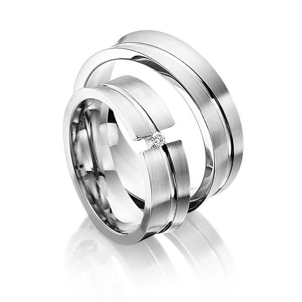 Paar klassische Trauringe/Eheringe in Weissgold 585 mit zus. 0,025 ct. Brillant tw, si von 123GOLD