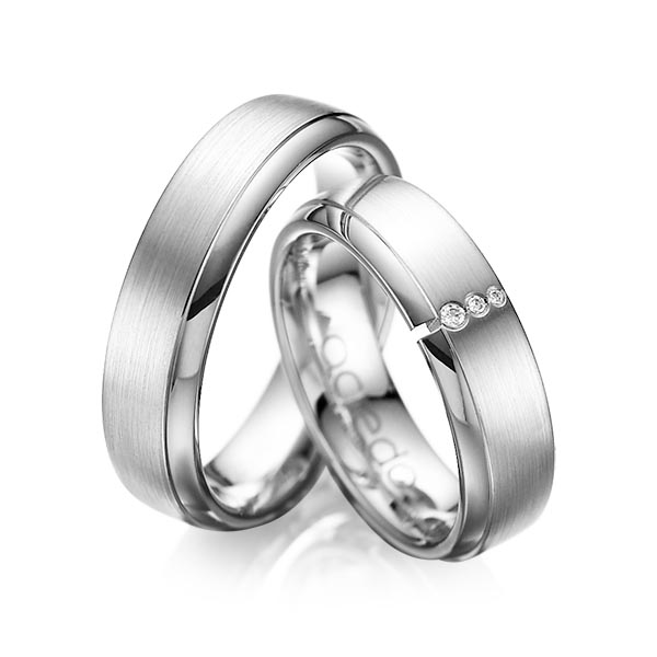 Paar klassische Trauringe/Eheringe in Weißgold 585 mit zus. 0,03 ct. Brillant tw, si von acredo - A-1067-15 Paar klassische Trauringe/Eheringe in Weißgold 585 mit zus. 0,03 ct. Brillant tw, si von acredo - A-1067-15