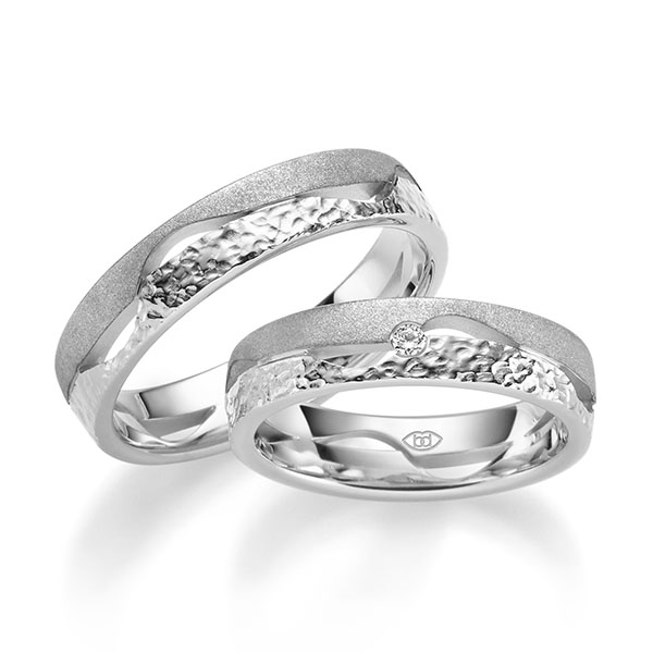 Paar klassische Trauringe/Eheringe in Weissgold 585 mit zus. 0,04 ct. Brillant tw, si von 123GOLD