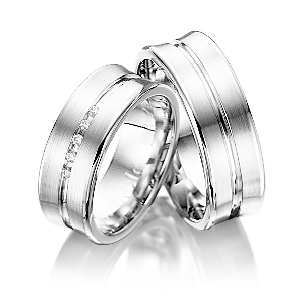 Paar klassische Trauringe/Eheringe in Weißgold 585 mit zus. 0,05 ct. Brillant tw, si von 123GOLD