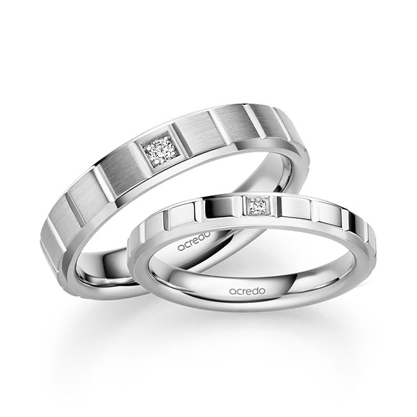 Paar klassische Trauringe/Eheringe in Weißgold 585 mit zus. 0,05 ct. Brillant tw, si von acredo