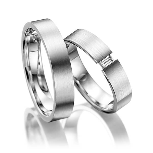 Paar klassische Trauringe/Eheringe in Weissgold 585 mit zus. 0,07 ct. Baguette-Diamant tw, vs von 123GOLD - Y-1013-1 Paar klassische Trauringe/Eheringe in Weissgold 585 mit zus. 0,07 ct. Baguette-Diamant tw, vs von 123GOLD - Y-1013-1