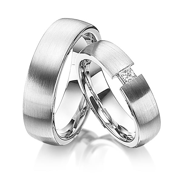 Paar klassische Trauringe/Eheringe in Weißgold 585 mit zus. 0,12 ct. Prinzess-Diamant tw, si von Steinberg - Q-1189-5 Paar klassische Trauringe/Eheringe in Weißgold 585 mit zus. 0,12 ct. Prinzess-Diamant tw, si von Steinberg - Q-1189-5