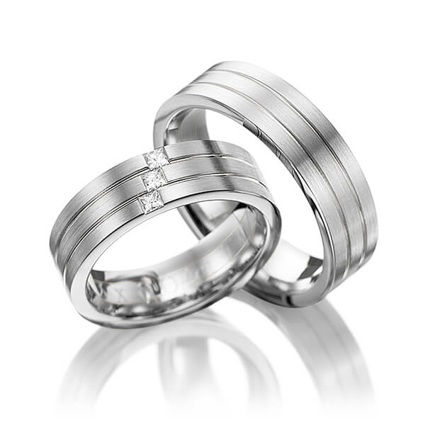 Paar klassische Trauringe/Eheringe in Weißgold 585 mit zus. 0,12 ct. Prinzess-Diamant tw, vs von 123GOLD - Y-1094-4 Paar klassische Trauringe/Eheringe in Weißgold 585 mit zus. 0,12 ct. Prinzess-Diamant tw, vs von 123GOLD - Y-1094-4