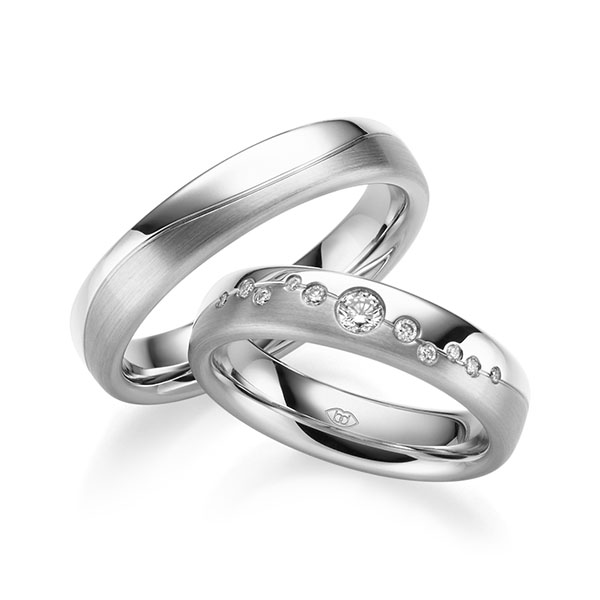 Paar klassische Trauringe/Eheringe in Weissgold 585 mit zus. 0,182 ct. Brillant tw, si - UQ-1007-5