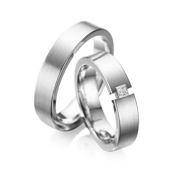 Paar klassische Trauringe/Eheringe in Weißgold 585 mit zus. 0,1 ct. Prinzess-Diamant tw, si von acredo - A-1041-1 Paar klassische Trauringe/Eheringe in Weißgold 585 mit zus. 0,1 ct. Prinzess-Diamant tw, si von acredo - A-1041-1