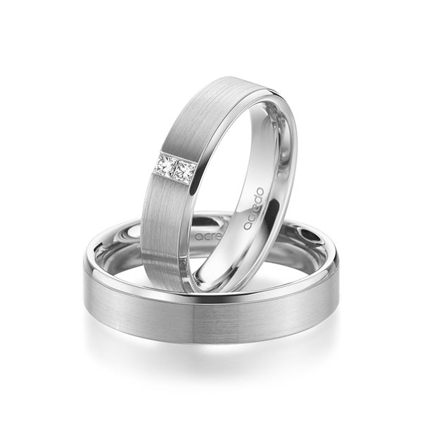 Paar klassische Trauringe/Eheringe in Weißgold 585 mit zus. 0,1 ct. Prinzess-Diamant tw, si von acredo - A-1945-4 Paar klassische Trauringe/Eheringe in Weißgold 585 mit zus. 0,1 ct. Prinzess-Diamant tw, si von acredo - A-1945-4