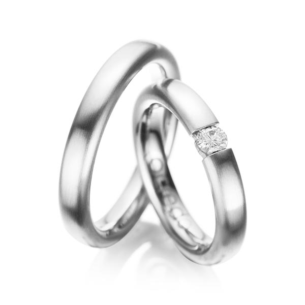 Paar klassische Trauringe/Eheringe in Weissgold 585 mit zus. 0,2 ct. Brillant tw, si von acredo