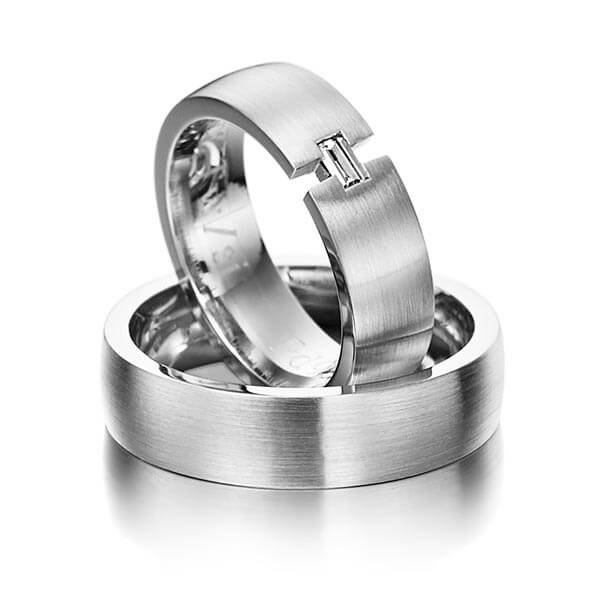 Pair classic wedding bands in Platinum 950 with in total 0,12 ct. baguette diamond tw,vs by Eternal Touch - Y-1150-2 Pair classic wedding bands in Platinum 950 with in total 0,12 ct. baguette diamond tw,vs by Eternal Touch - Y-1150-2