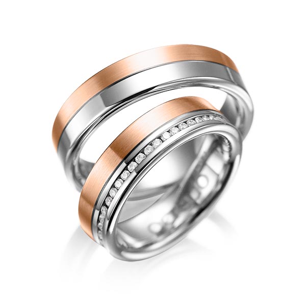 Set Bicolor Memoire-trouwringen in grijsgoud 14 kt. roodgoud 14 kt. volledig gezet met in totaal 0,46 ct. Briljant tw/si van acredo