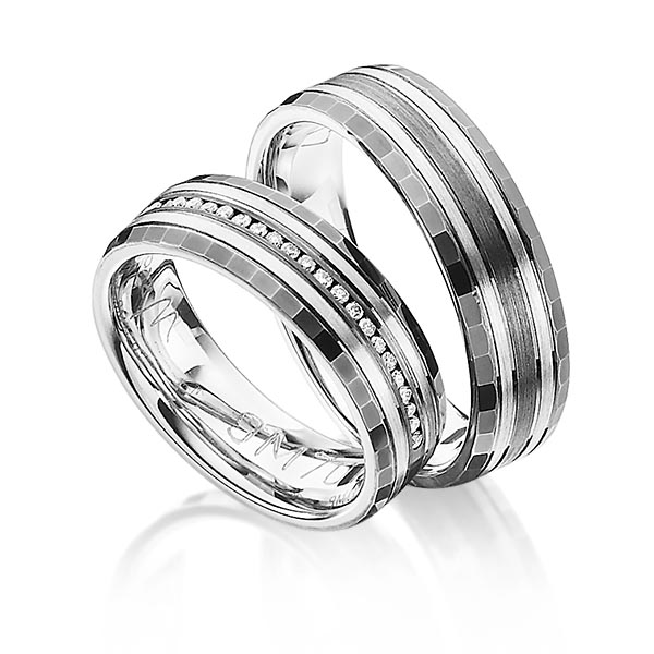 Set Bicolor Memoire-trouwringen in palladium 14 kt. wit 9 kt. goudhoudend metaal (37,5%) half gezet met in totaal 0,15 ct. Briljant tw/si van Merii