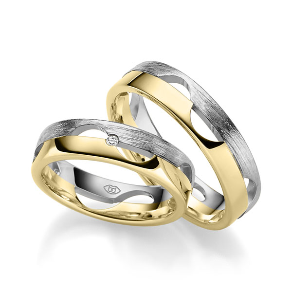 Set Bicolor trouwringen in 600 Platinahoudend metaal (60%) geelgoud 14 kt. met in totaal 0,06 ct. Briljant tw/si van Eternal Touch