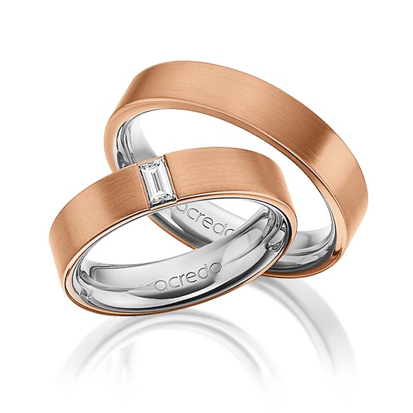 Set Bicolor trouwringen in buiten roodgoud 14 kt. , binnen grijsgoud 14 kt. met in totaal 0,2 ct. Baguette-Diamant tw,vs van acredo