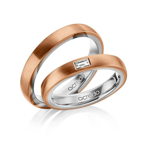 Set Bicolor trouwringen in buiten roodgoud 18 kt. , binnen platina 950 met in totaal 0,15 ct. Baguette-Diamant tw,vs van acredo