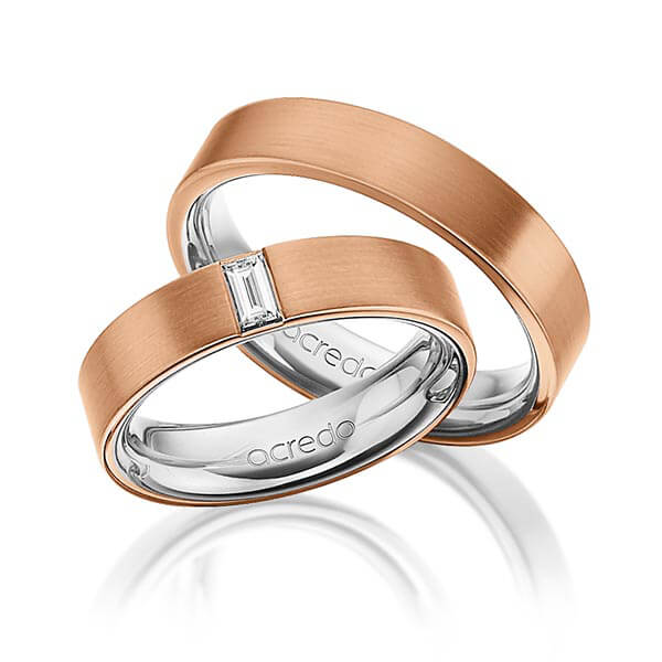 Set Bicolor trouwringen in buiten roodgoud 18 kt. , binnen platina 950 met in totaal 0,2 ct. Baguette-Diamant tw,vs van acredo
