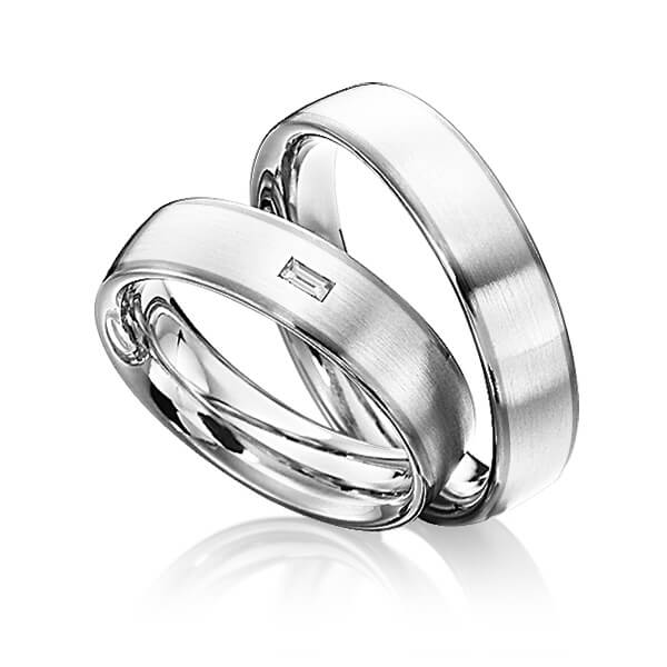 Set Bicolor trouwringen in dark grey gold 14 kt. witgoud 14 kt. met in totaal 0,06 ct. Baguette-Diamant tw,vs van Eternal Touch