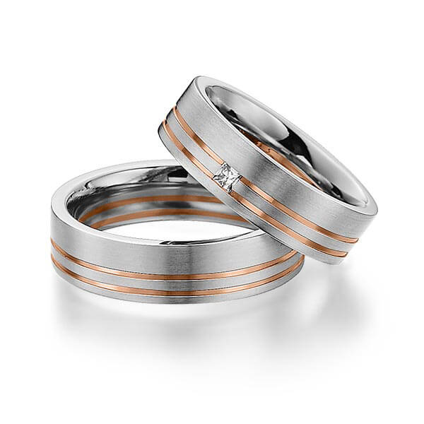 Set Bicolor trouwringen in edelstaal roodgoud 14 kt. met in totaal 0,06 ct. Princess-Diamant tw/si van Eternal Touch