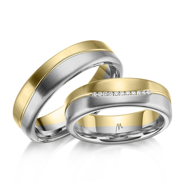 Set Bicolor trouwringen in geelgoud 14 kt. 600 Platinahoudend metaal (60%) met in totaal 0,11 ct. Briljant tw/si van Merii