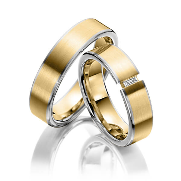 Set Bicolor trouwringen in grijsgoud 14 kt. geelgoud 14 kt. met in totaal 0,05 ct. Baguette-Diamant tw,vs van Eternal Touch