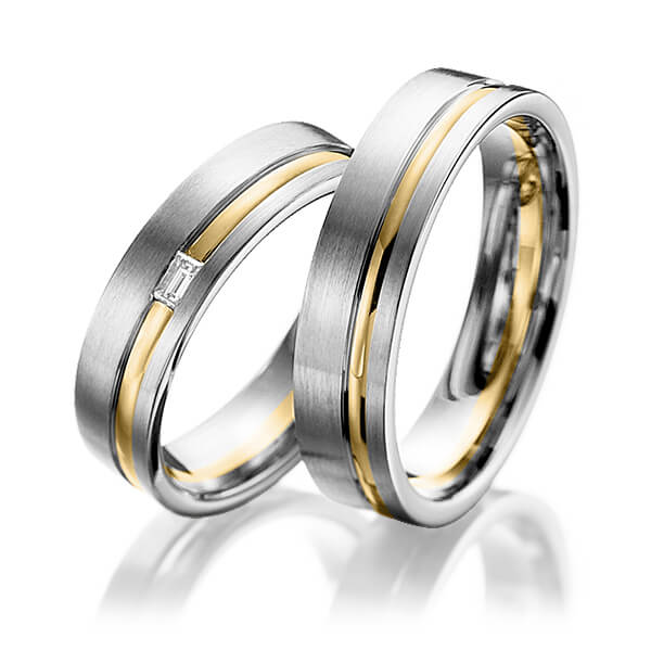 Set Bicolor trouwringen in grijsgoud 14 kt. geelgoud 14 kt. met in totaal 0,06 ct. Baguette-Diamant tw,vs van Eternal Touch - Y-1104-10 Set Bicolor trouwringen in grijsgoud 14 kt. geelgoud 14 kt. met in totaal 0,06 ct. Baguette-Diamant tw,vs van Eternal Touch - Y-1104-10