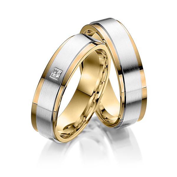 Set Bicolor trouwringen in inside geelgoud 18 kt. , outside geelgoud 18 kt. platina 950 met in totaal 0,03 ct. Princess-Diamant tw,vs van acredo